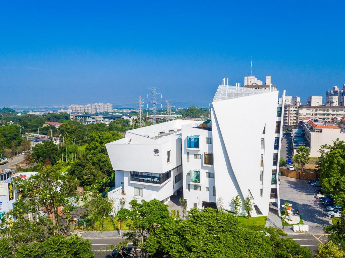 Sun Dialogue Hotel-By Cosmos Creation Chiayi City Exterior photo